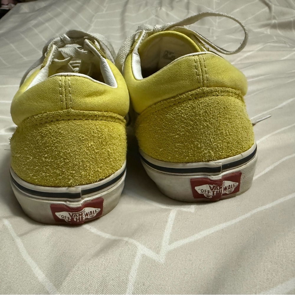VANS Shoes Womens Size 7 Off The Wall Old Skool Skate Sneakers Yellow Suede